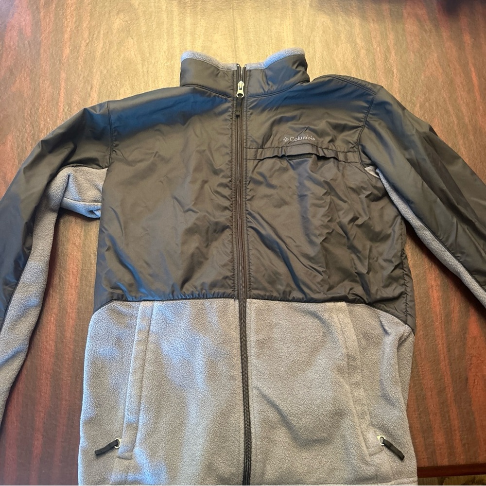 Columbia Black and Gray Performance Jacket Lightweight Design
